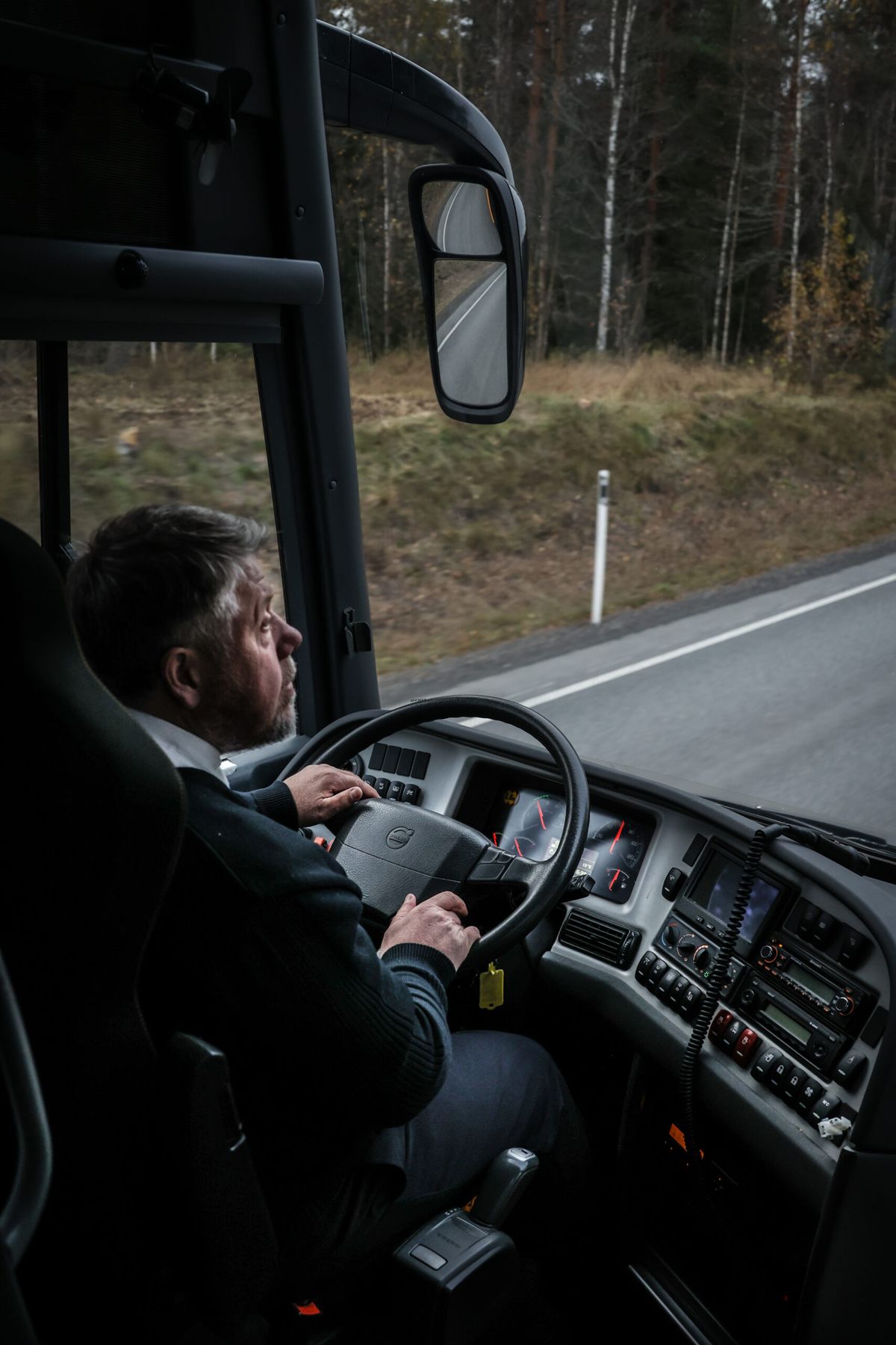 Sjåfør fra Elverum Turbuss bak rattet